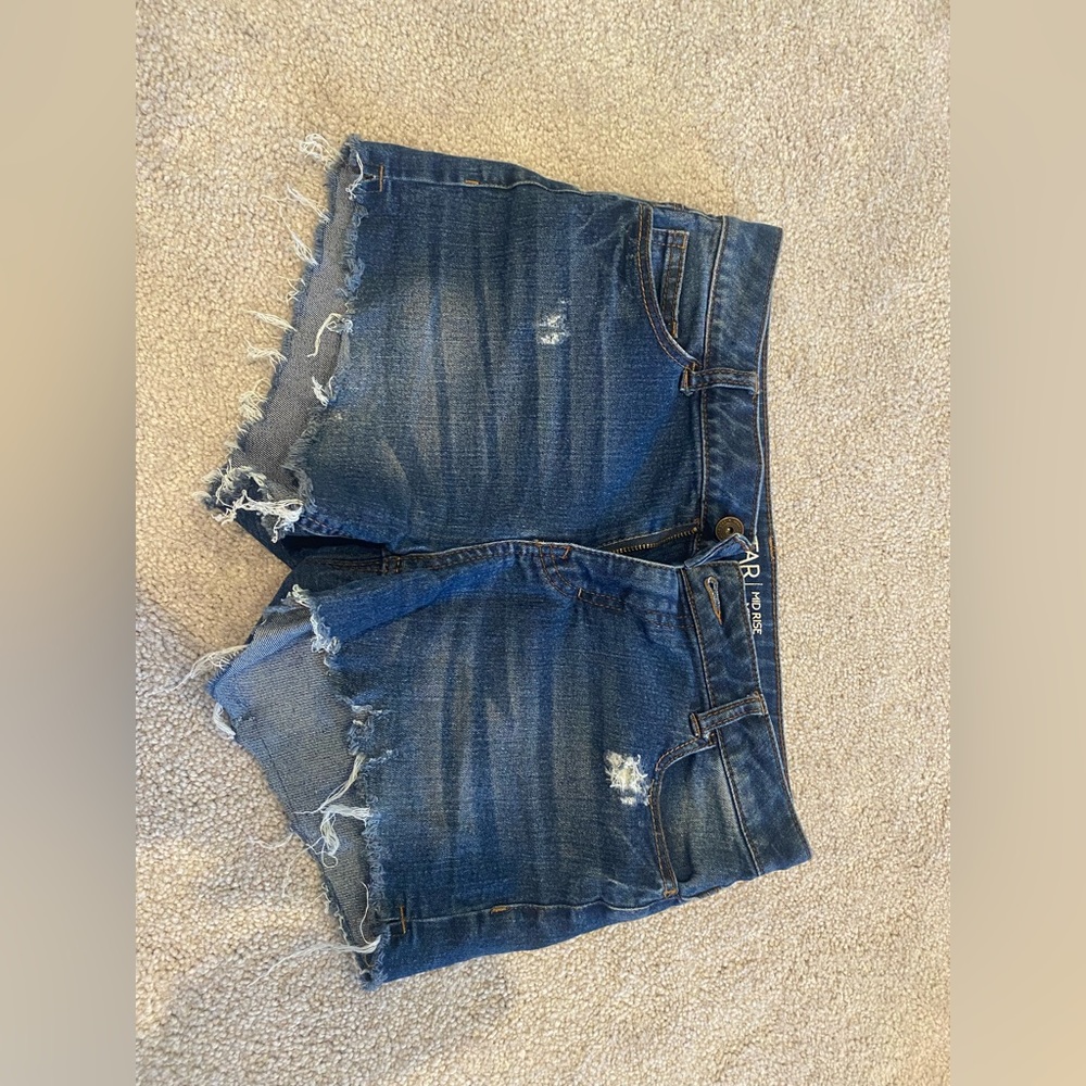 Cute frayed jean shorts.
